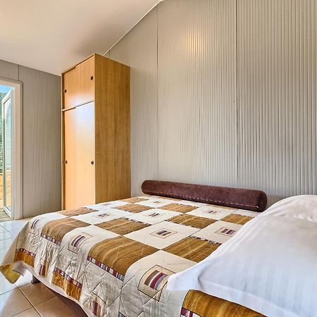 Apartments & Bungalows Ivanovic Kastela Ngoại thất bức ảnh