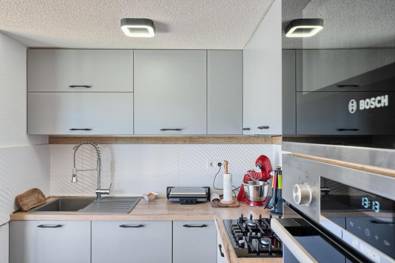 Apartments & Bungalows Ivanovic Kastela Ngoại thất bức ảnh