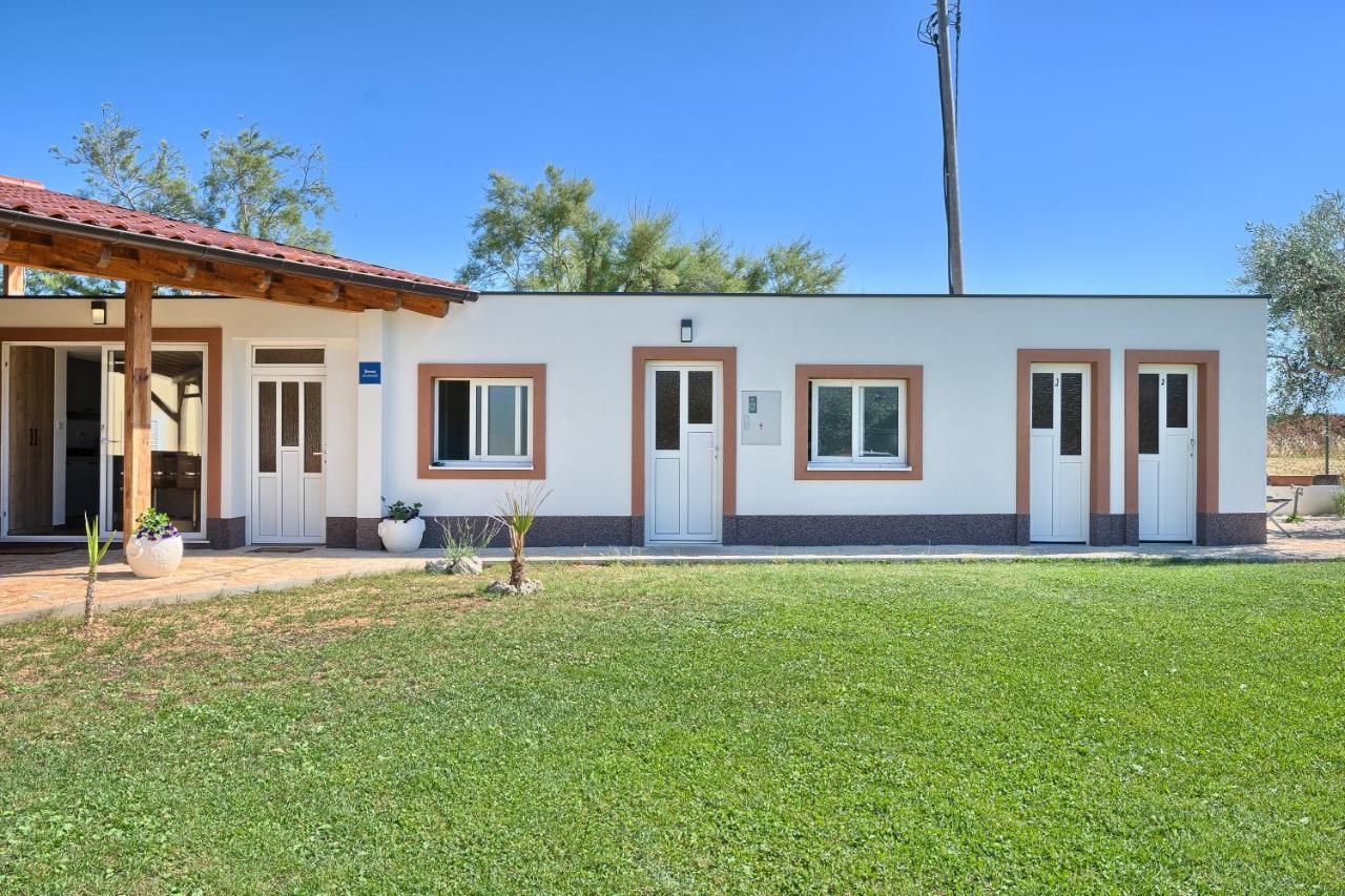 Apartments & Bungalows Ivanovic Kastela Ngoại thất bức ảnh