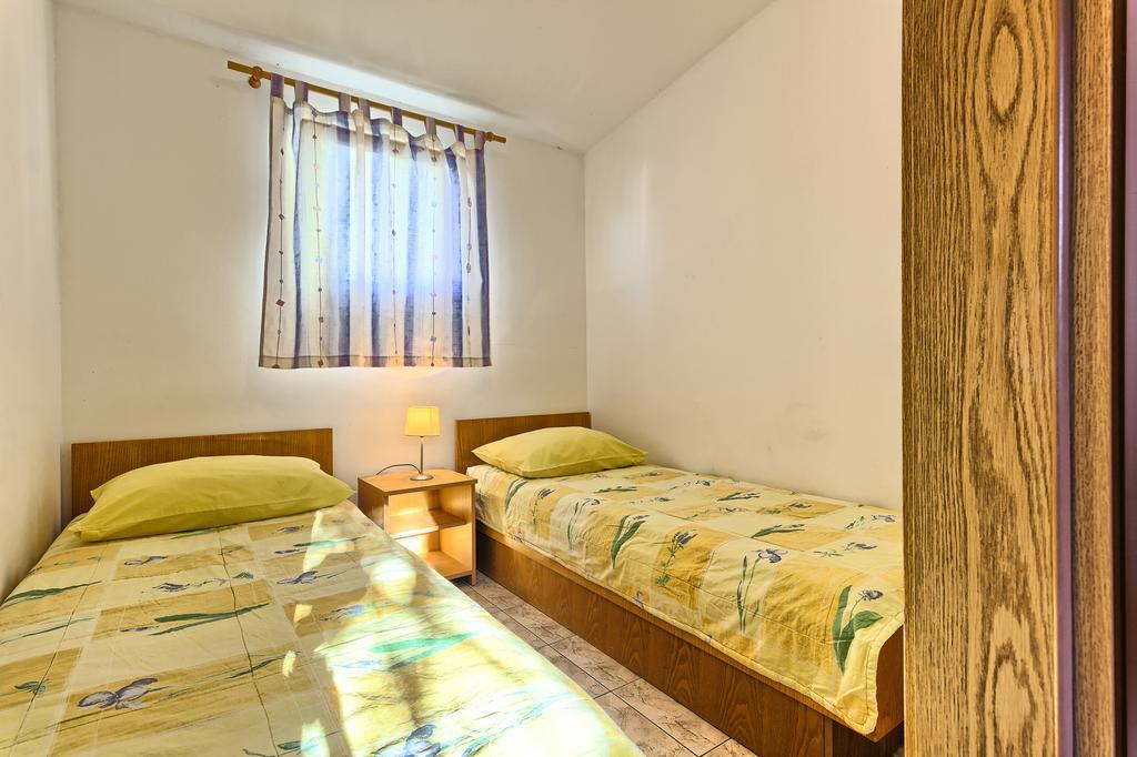 Apartments & Bungalows Ivanovic Kastela Ngoại thất bức ảnh