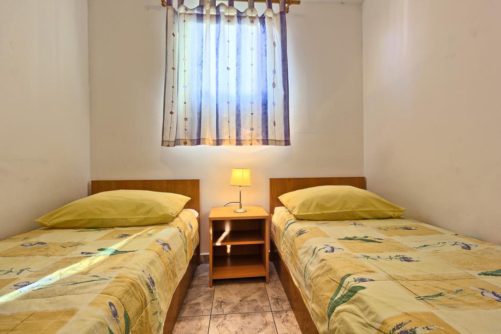 Apartments & Bungalows Ivanovic Kastela Ngoại thất bức ảnh