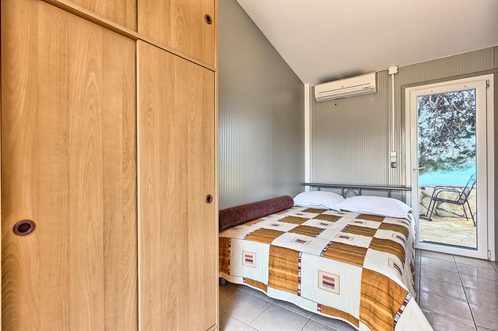 Apartments & Bungalows Ivanovic Kastela Ngoại thất bức ảnh