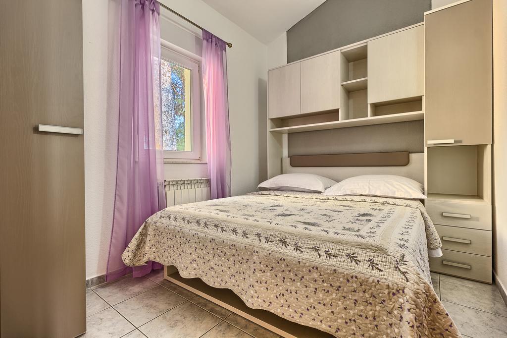 Apartments & Bungalows Ivanovic Kastela Ngoại thất bức ảnh