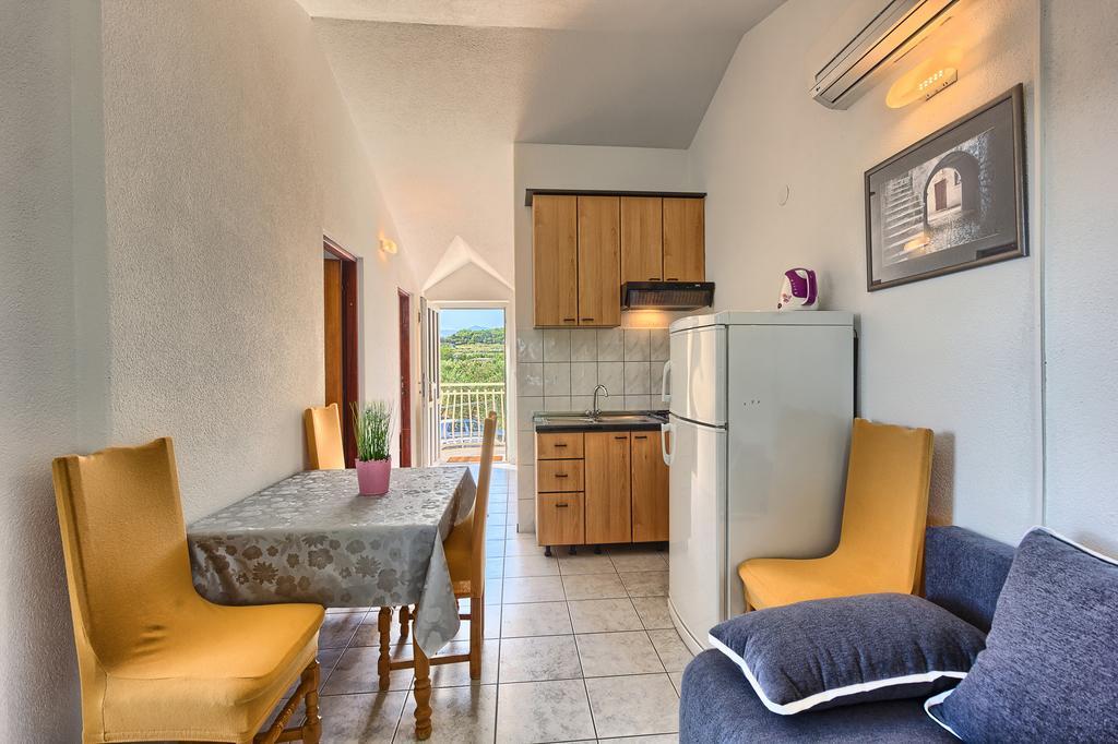 Apartments & Bungalows Ivanovic Kastela Ngoại thất bức ảnh