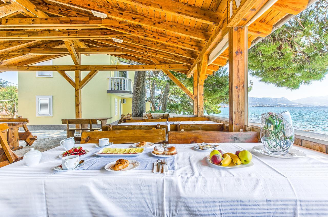 Apartments & Bungalows Ivanovic Kastela Ngoại thất bức ảnh