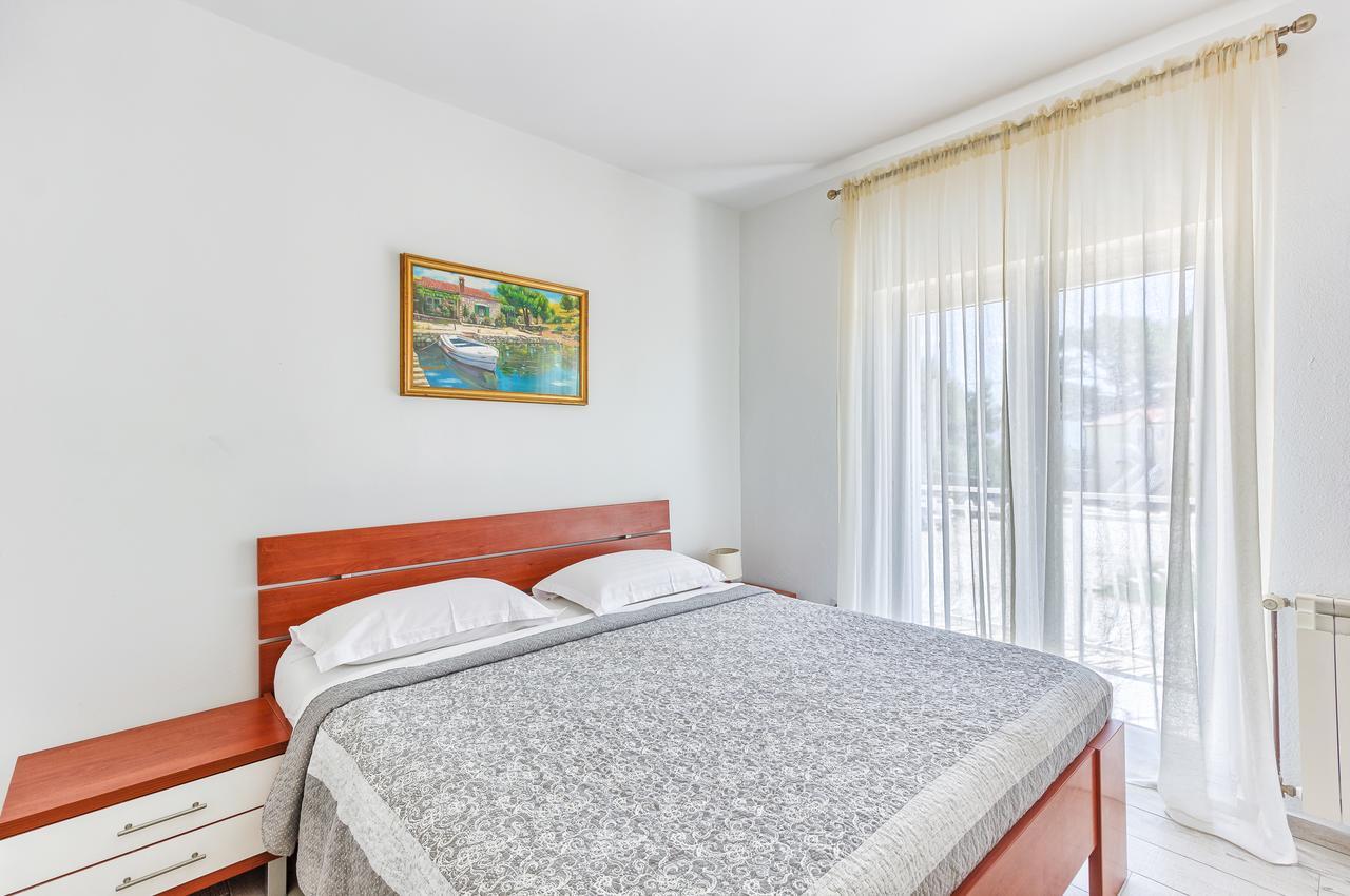 Apartments & Bungalows Ivanovic Kastela Ngoại thất bức ảnh