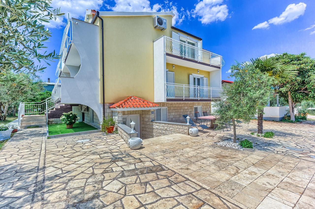 Apartments & Bungalows Ivanovic Kastela Ngoại thất bức ảnh