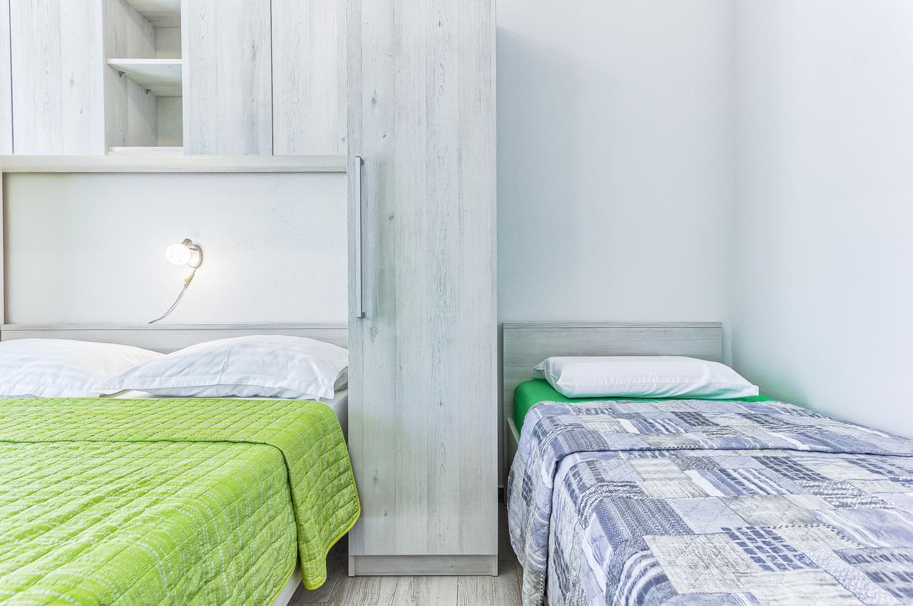 Apartments & Bungalows Ivanovic Kastela Ngoại thất bức ảnh